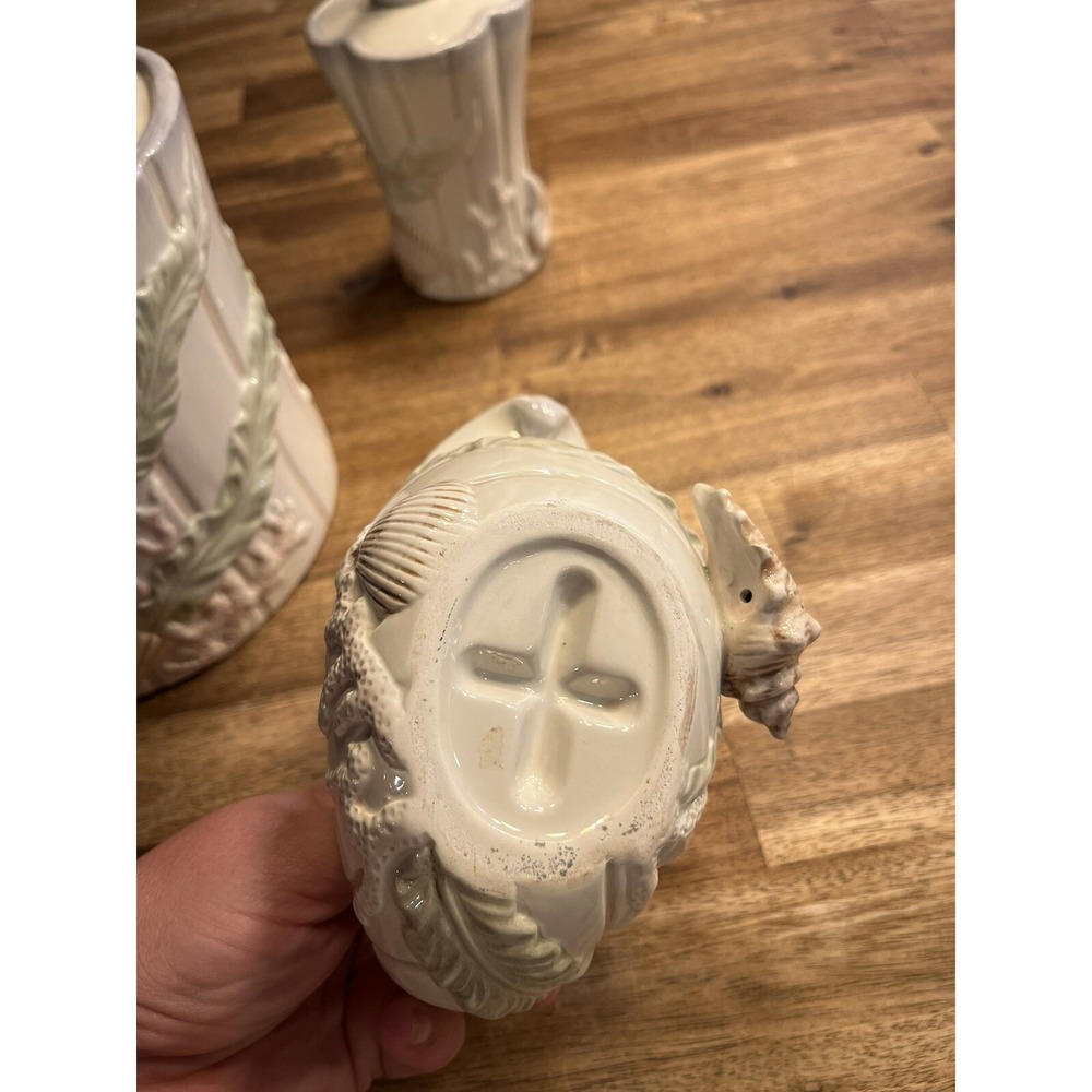 Vintage Beach Bathroom Decor Ceramic Tissue Soap Toothbrush SEA SHELLS - Picture 9 of 12